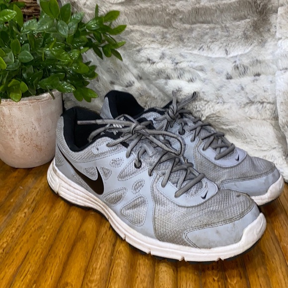 Nike Revolution 2 Running Shoes - Picture 1 of 6